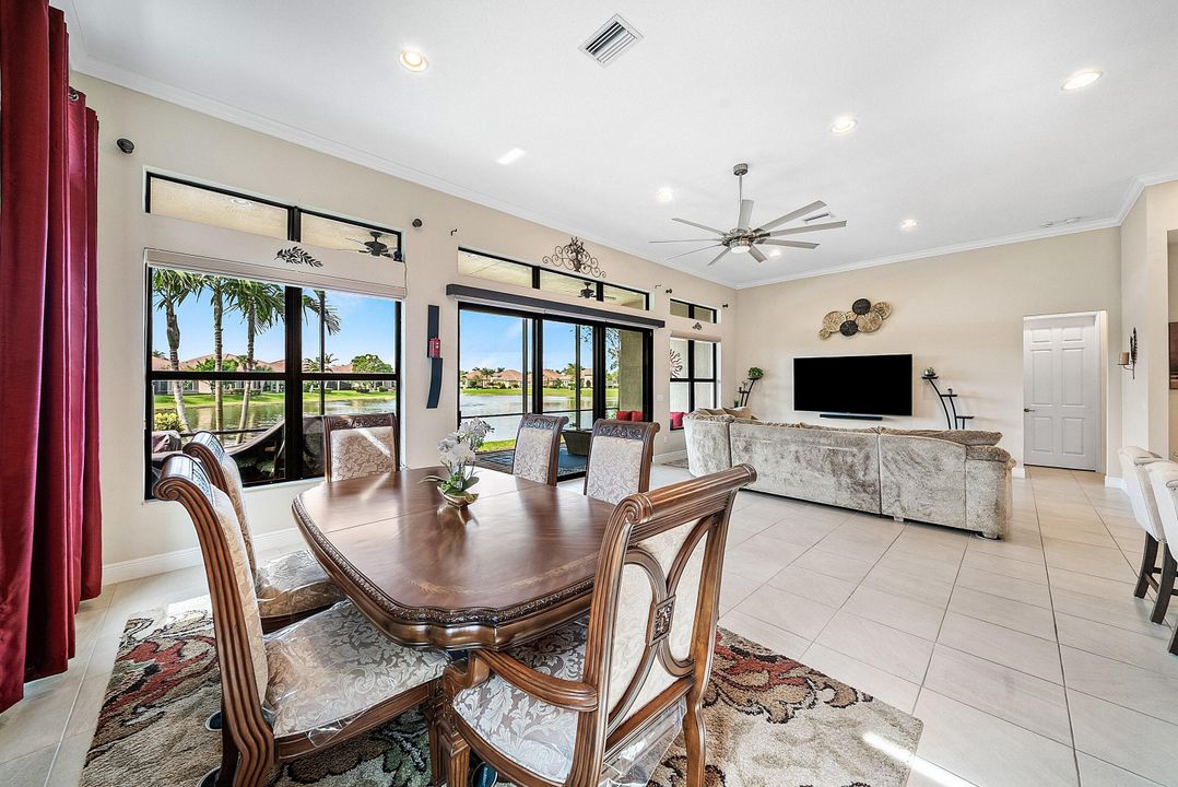 На продажу: $995,000 (3 спален, 3 ванн, 2531 Квадратных фут)