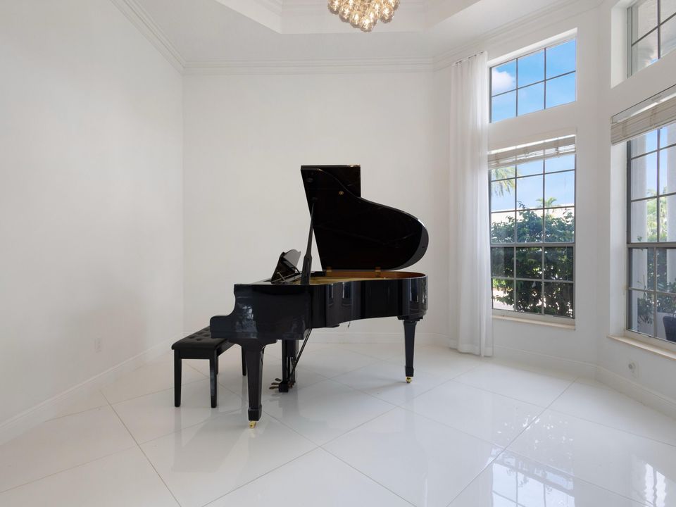 Active With Contract: $7,200 (4 beds, 3 baths, 3468 Square Feet)