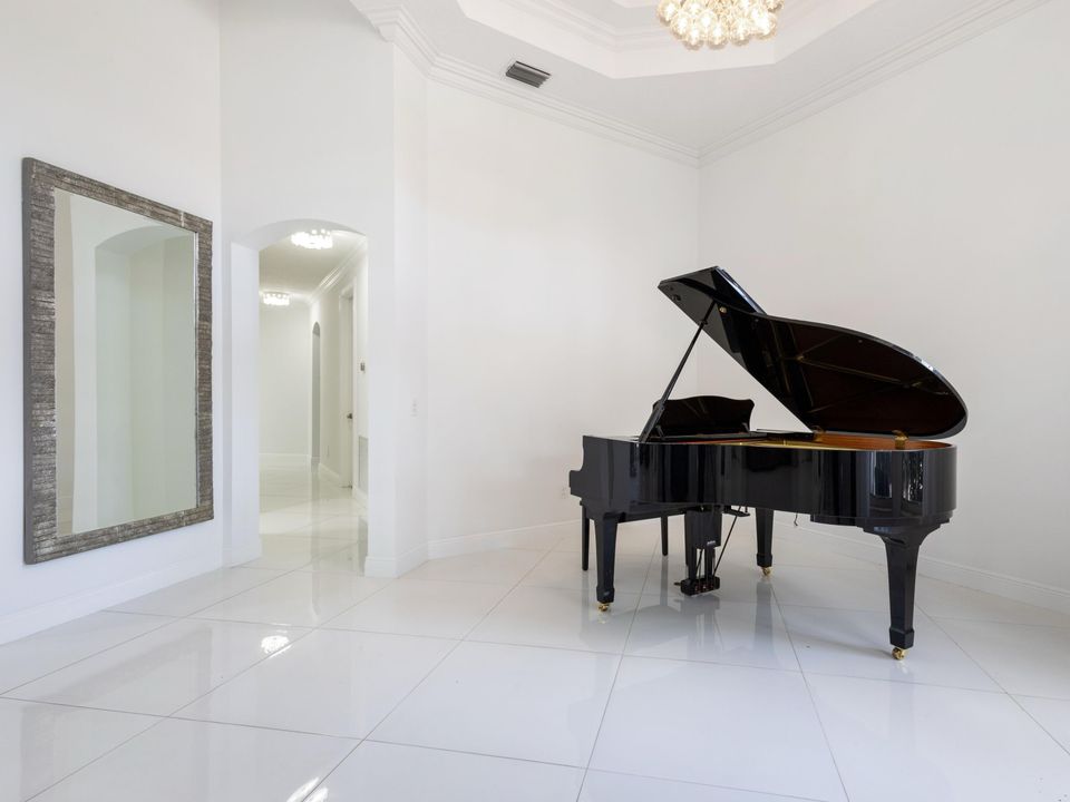 Active With Contract: $7,200 (4 beds, 3 baths, 3468 Square Feet)