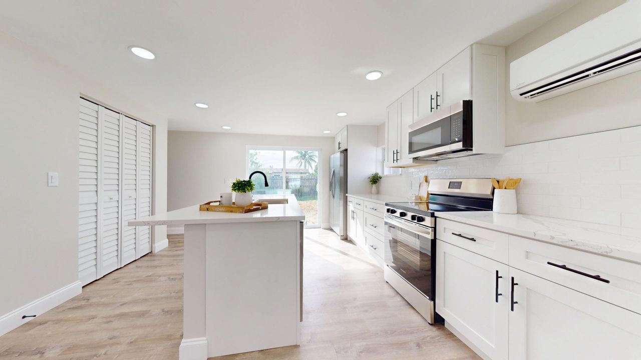 For Sale: $449,900 (4 beds, 2 baths, 1520 Square Feet)