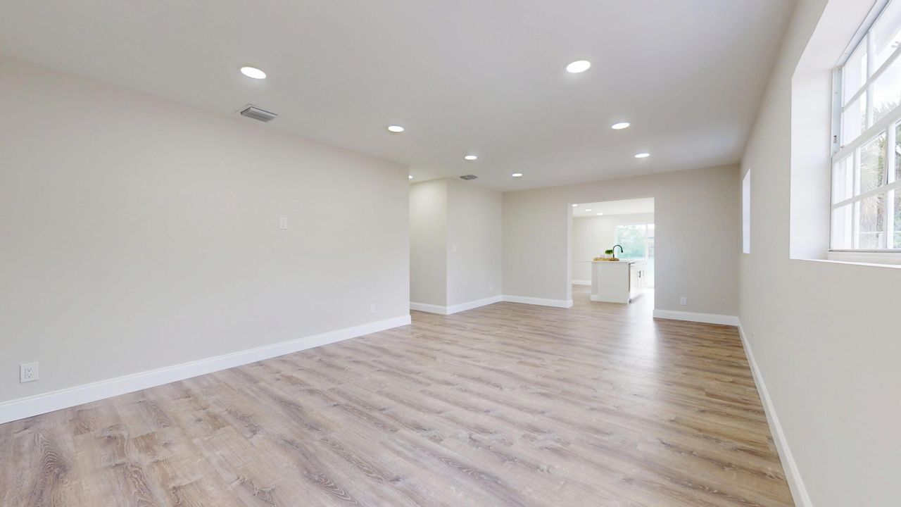 For Sale: $449,900 (4 beds, 2 baths, 1520 Square Feet)