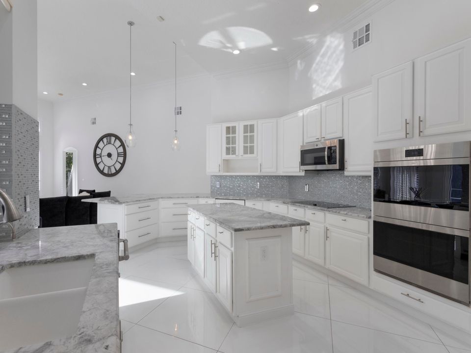 Active With Contract: $7,200 (4 beds, 3 baths, 3468 Square Feet)