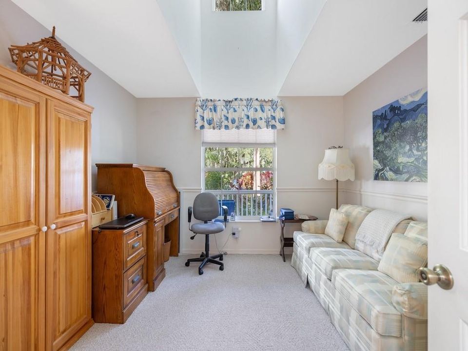 Activo con contrato: $385,000 (3 camas, 2 baños, 2000 Pies cuadrados)