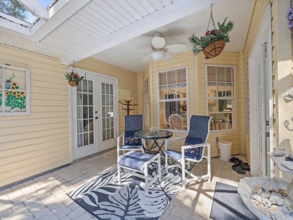 Activo con contrato: $385,000 (3 camas, 2 baños, 2000 Pies cuadrados)