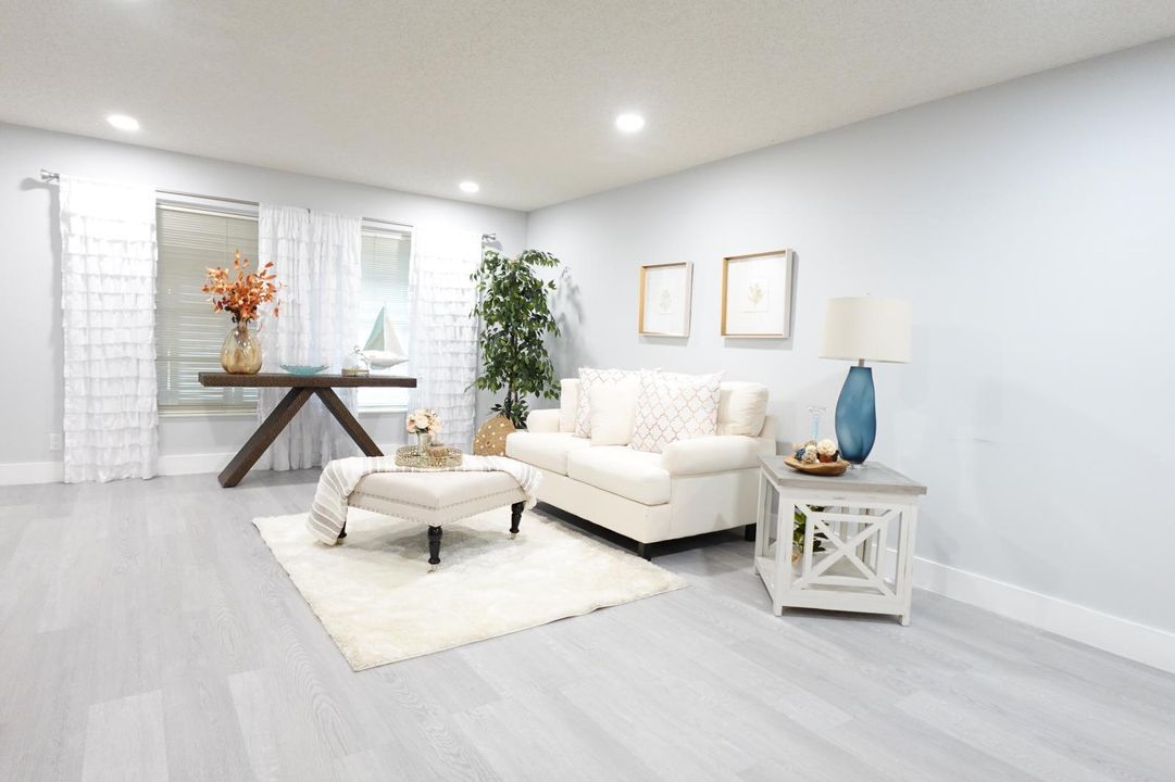 For Rent: $2,950 (2 beds, 2 baths, 1400 Square Feet)