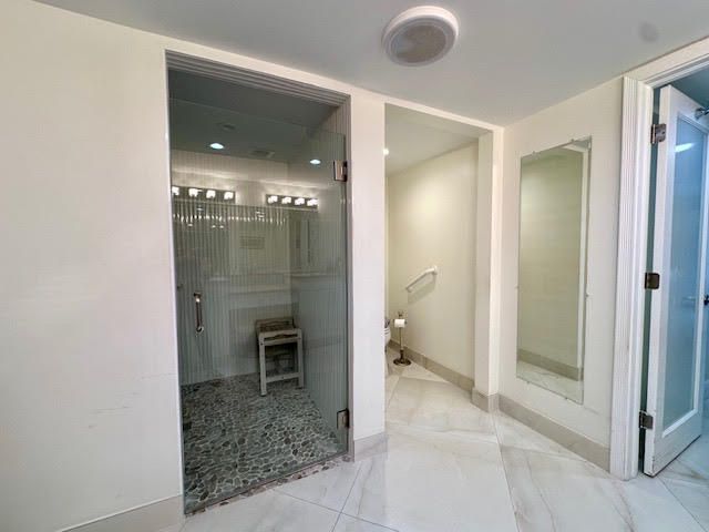 Под контрактом: $9,500 (2 спален, 2 ванн, 1933 Квадратных фут)