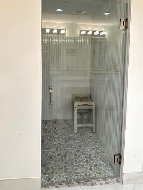 Под контрактом: $9,500 (2 спален, 2 ванн, 1933 Квадратных фут)