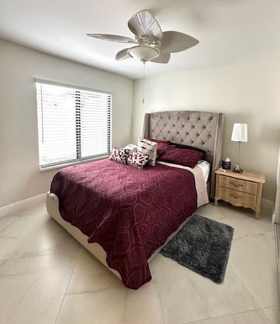 Под контрактом: $9,500 (2 спален, 2 ванн, 1933 Квадратных фут)