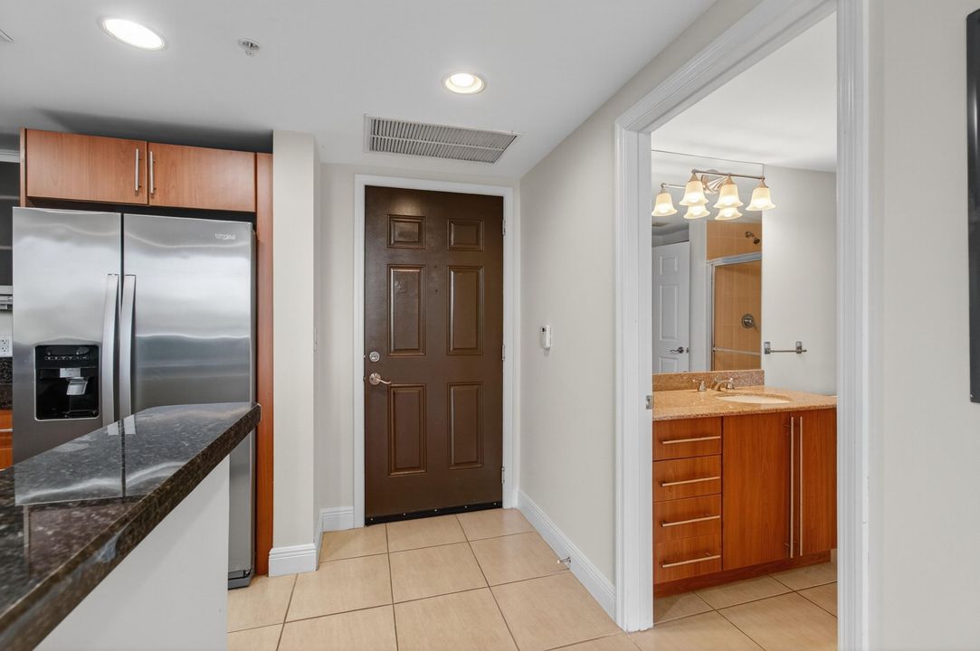 En Venta: $445,000 (2 camas, 2 baños, 1130 Pies cuadrados)