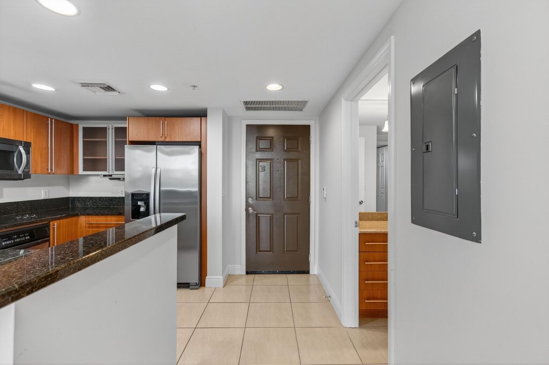 En Venta: $445,000 (2 camas, 2 baños, 1130 Pies cuadrados)