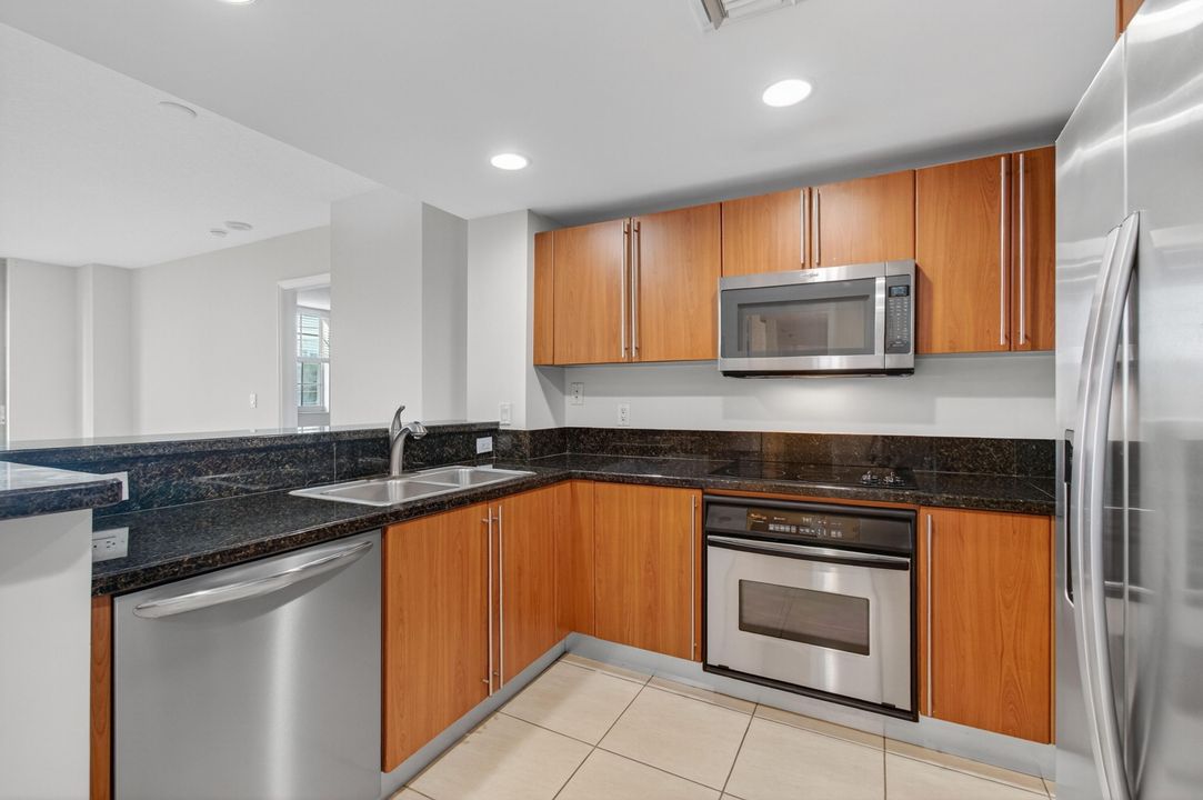 En Venta: $445,000 (2 camas, 2 baños, 1130 Pies cuadrados)