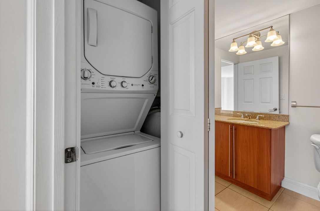 En Venta: $445,000 (2 camas, 2 baños, 1130 Pies cuadrados)