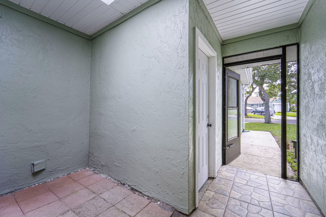 合同活跃: $240,000 (3 贝兹, 2 浴室, 1183 平方英尺)