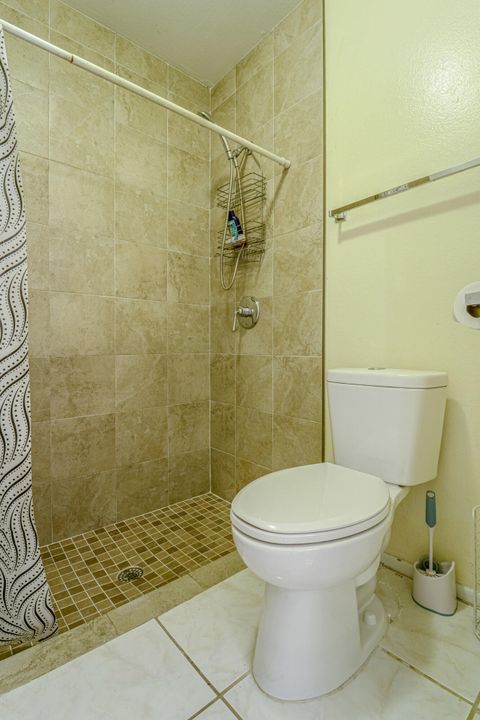 合同活跃: $240,000 (3 贝兹, 2 浴室, 1183 平方英尺)