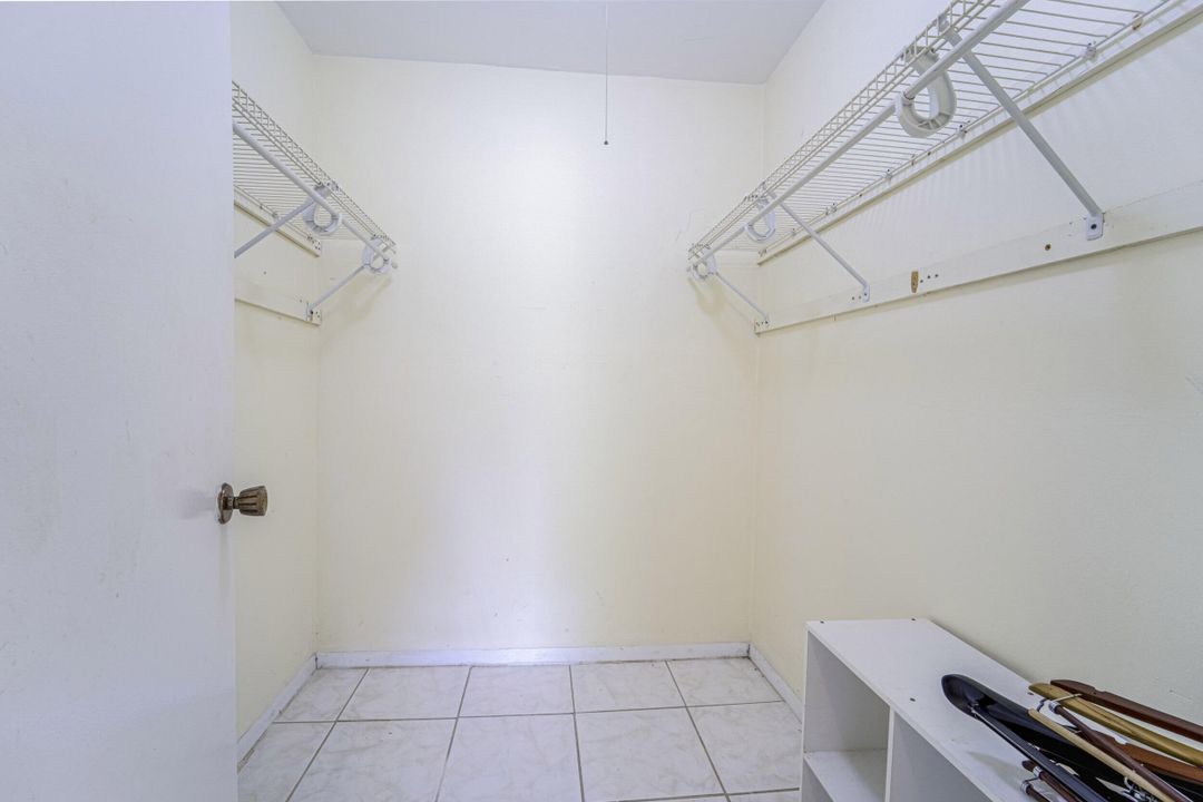 合同活跃: $240,000 (3 贝兹, 2 浴室, 1183 平方英尺)