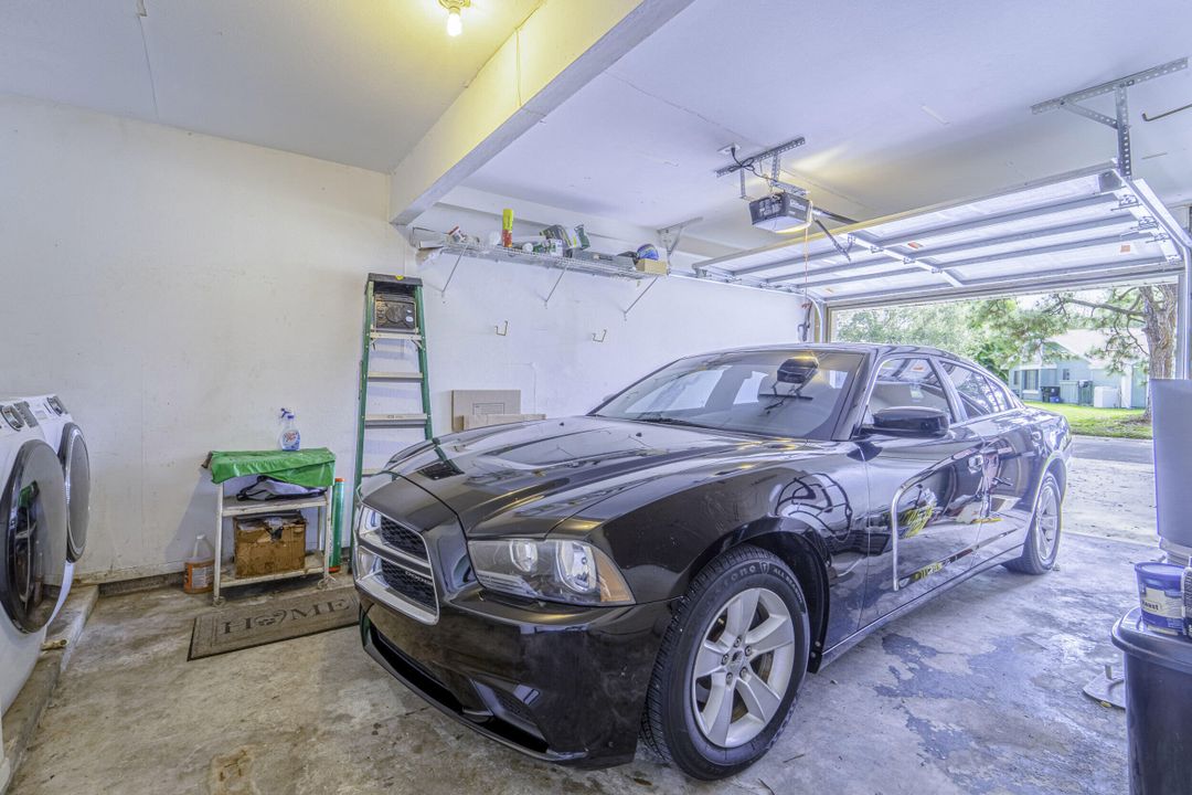 合同活跃: $240,000 (3 贝兹, 2 浴室, 1183 平方英尺)