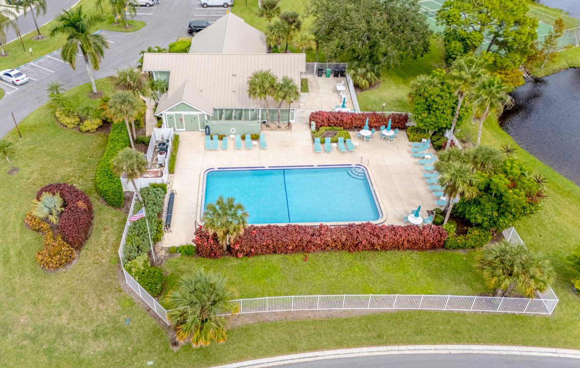 合同活跃: $240,000 (3 贝兹, 2 浴室, 1183 平方英尺)