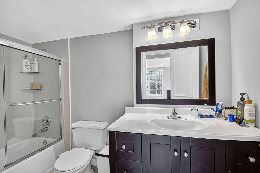 For Rent: $4,200 (2 beds, 2 baths, 1292 Square Feet)