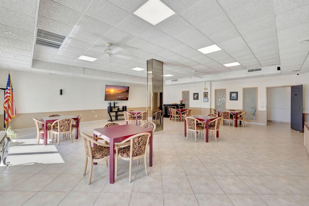 For Rent: $4,200 (2 beds, 2 baths, 1292 Square Feet)