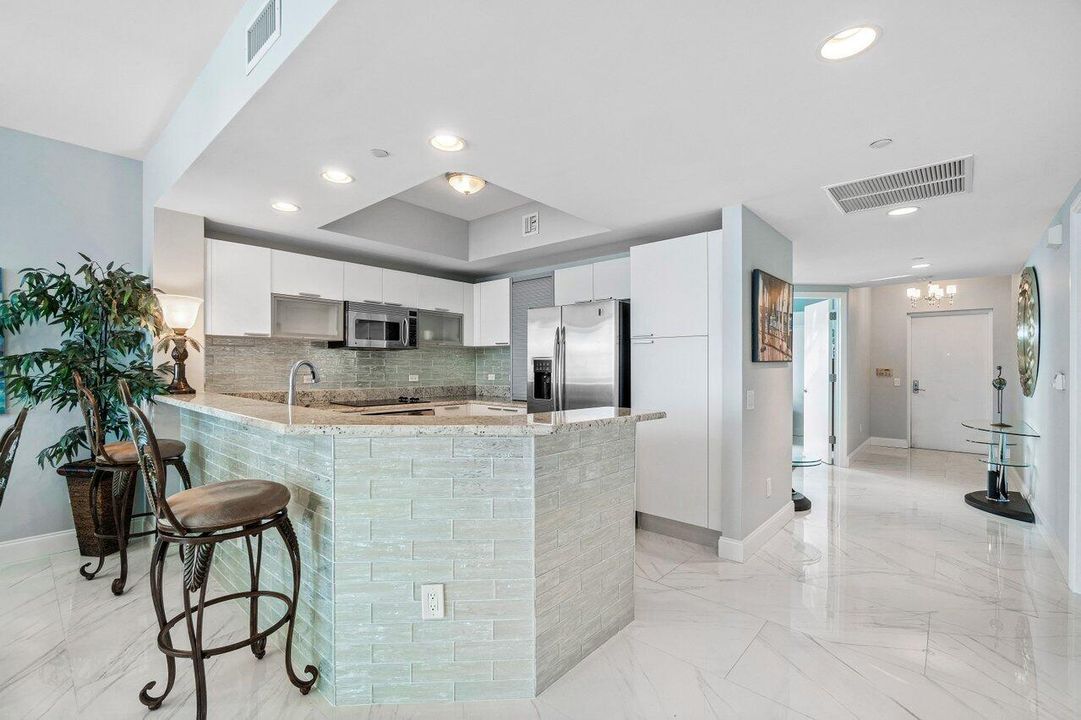 For Rent: $6,500 (3 beds, 3 baths, 1800 Square Feet)