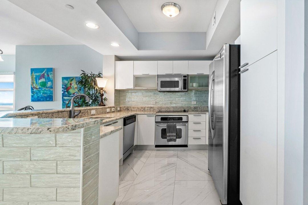 For Rent: $6,500 (3 beds, 3 baths, 1800 Square Feet)