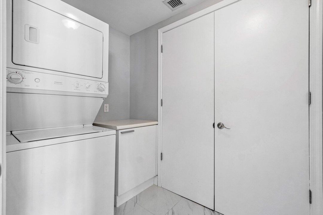 For Rent: $6,500 (3 beds, 3 baths, 1800 Square Feet)