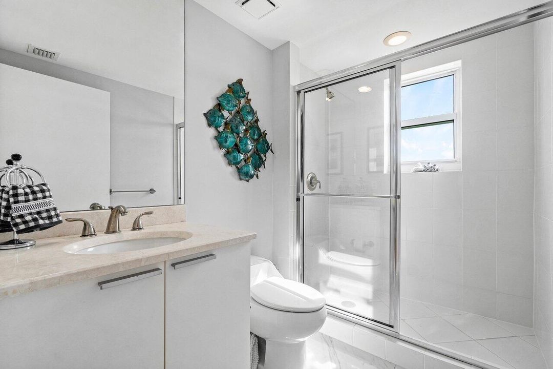 For Rent: $6,500 (3 beds, 3 baths, 1800 Square Feet)