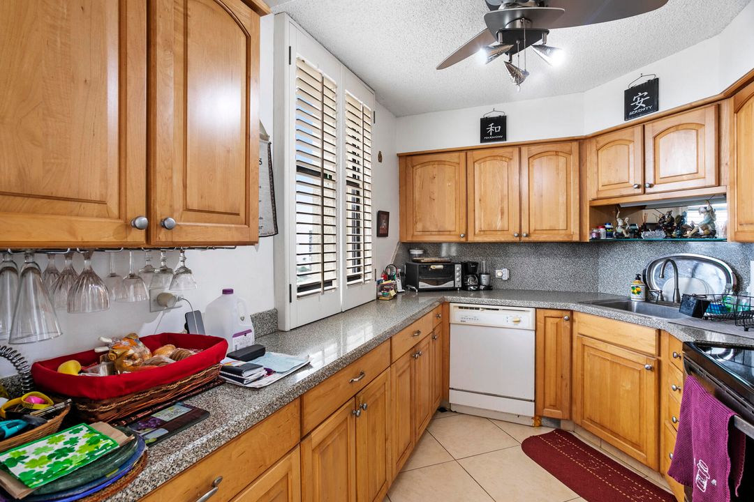 待售: $449,990 (2 贝兹, 2 浴室, 1244 平方英尺)