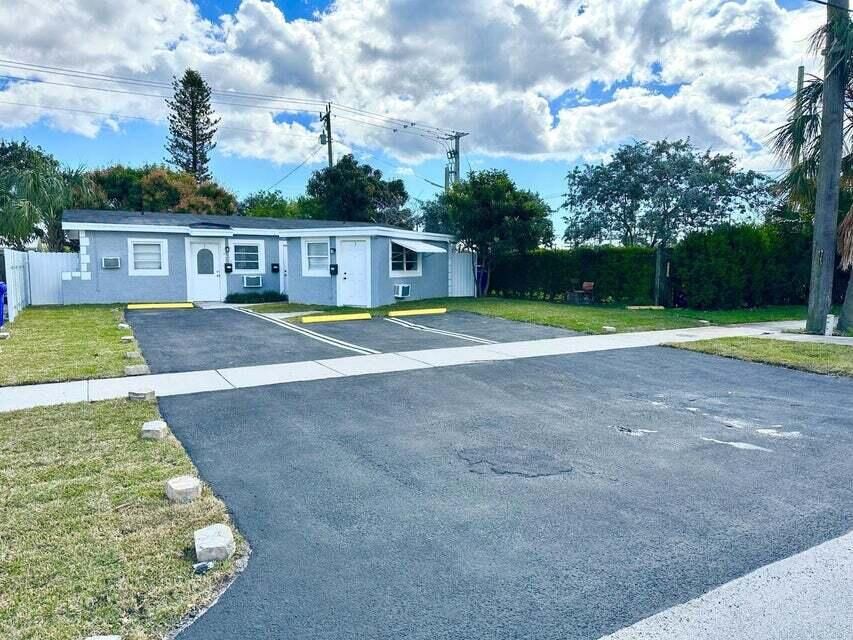 For Sale: $585,000 (0 beds, 0 baths, 1236 Square Feet)