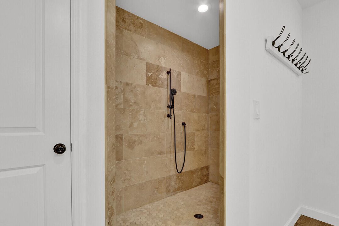 For Sale: $849,000 (3 beds, 2 baths, 2307 Square Feet)