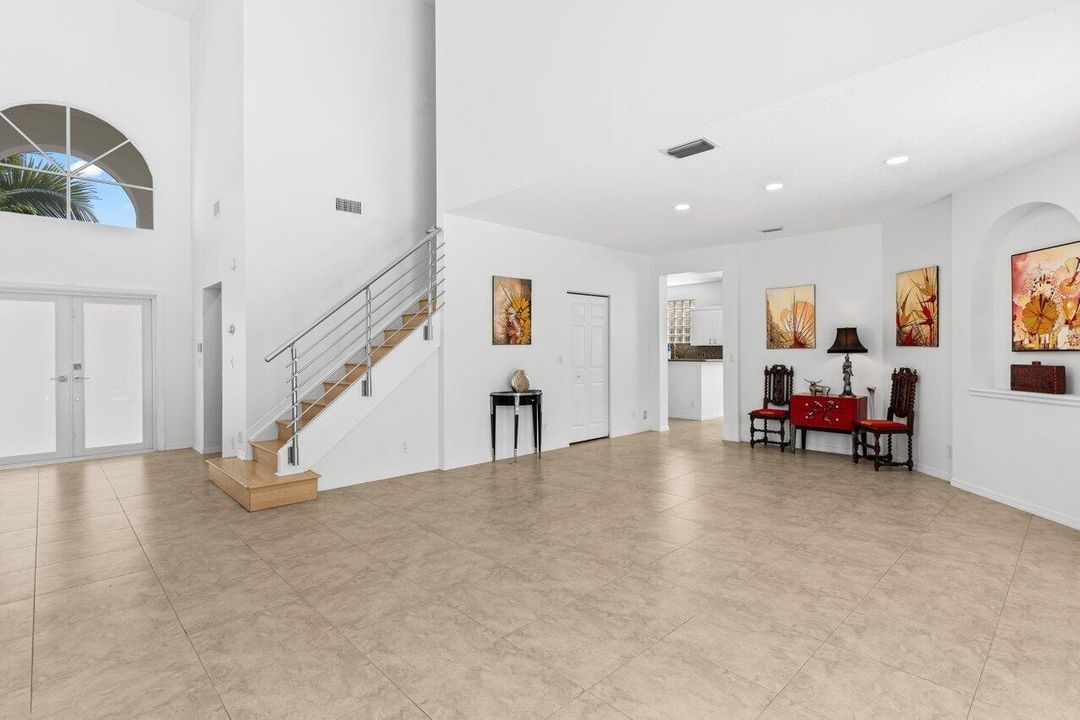 На продажу: $950,000 (5 спален, 3 ванн, 2872 Квадратных фут)