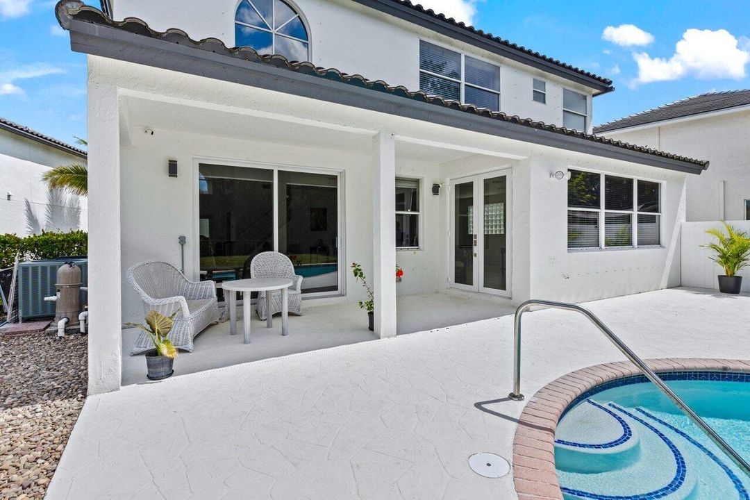 На продажу: $950,000 (5 спален, 3 ванн, 2872 Квадратных фут)