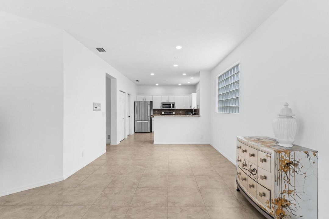 На продажу: $950,000 (5 спален, 3 ванн, 2872 Квадратных фут)