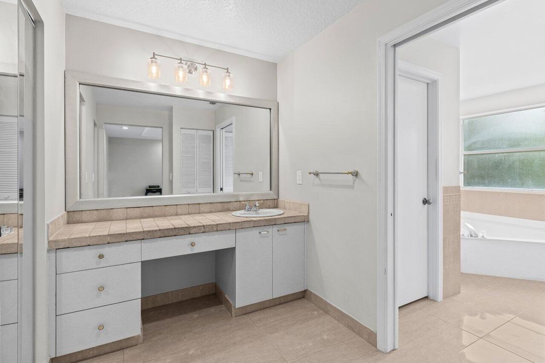 На продажу: $950,000 (5 спален, 3 ванн, 2872 Квадратных фут)