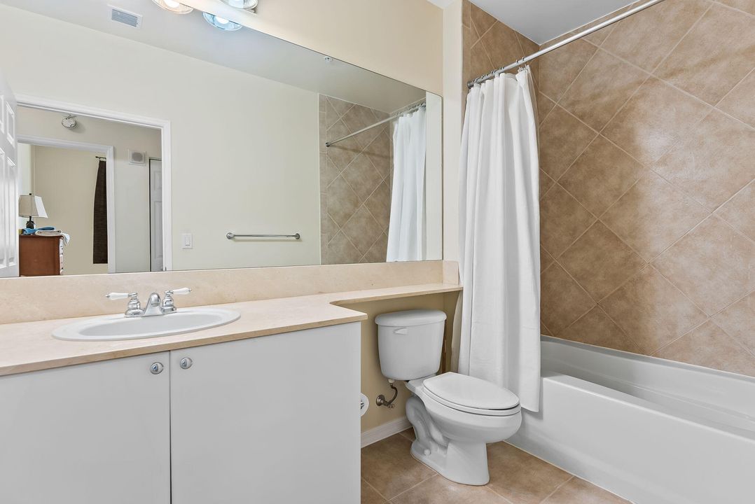 Recently Sold: $345,000 (1 beds, 1 baths, 660 Square Feet)