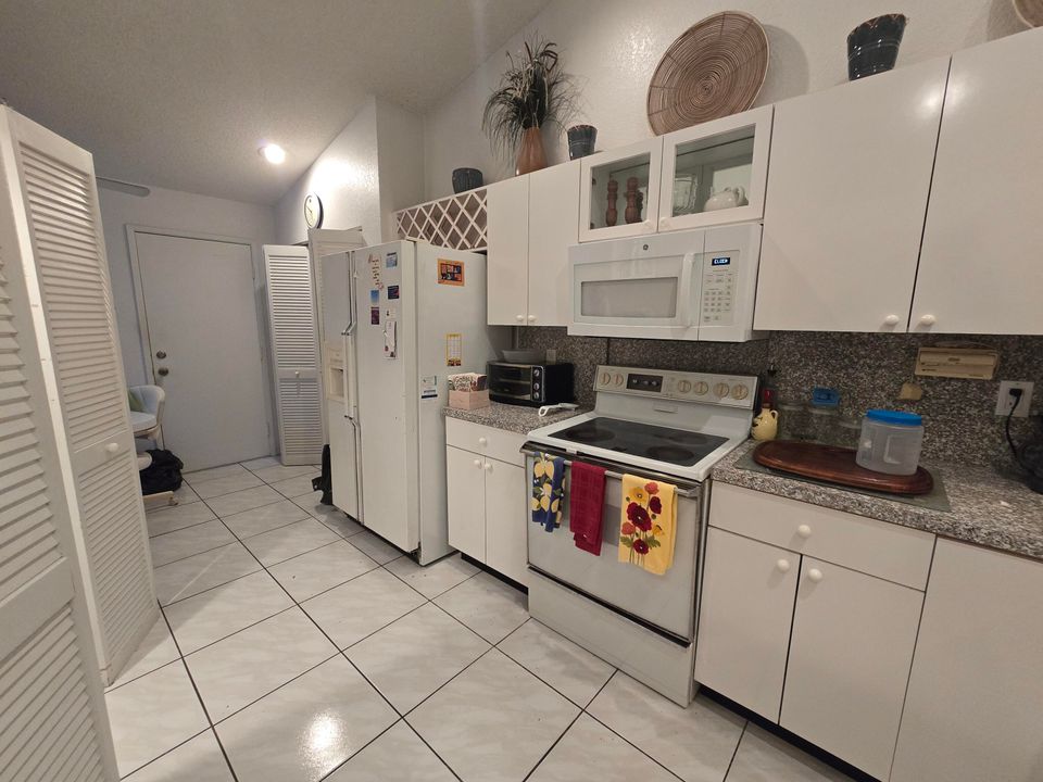 For Sale: $350,000 (3 beds, 2 baths, 1508 Square Feet)