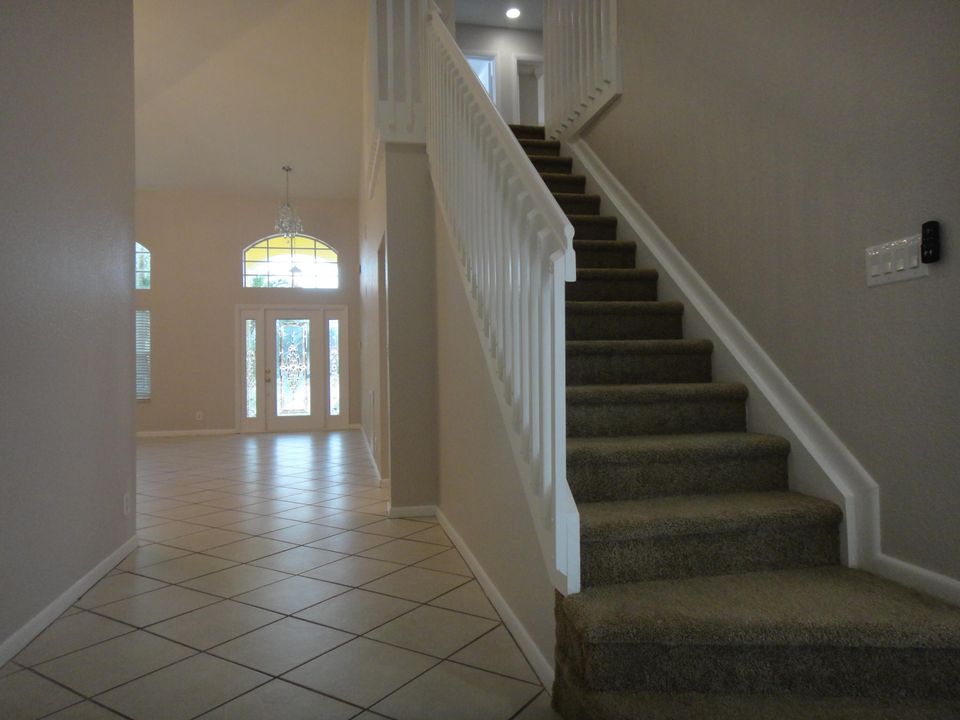 For Rent: $3,800 (4 beds, 2 baths, 2237 Square Feet)