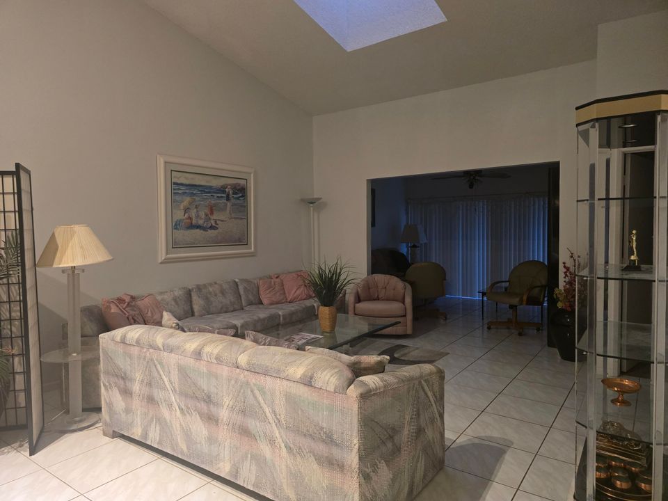 For Sale: $350,000 (3 beds, 2 baths, 1508 Square Feet)