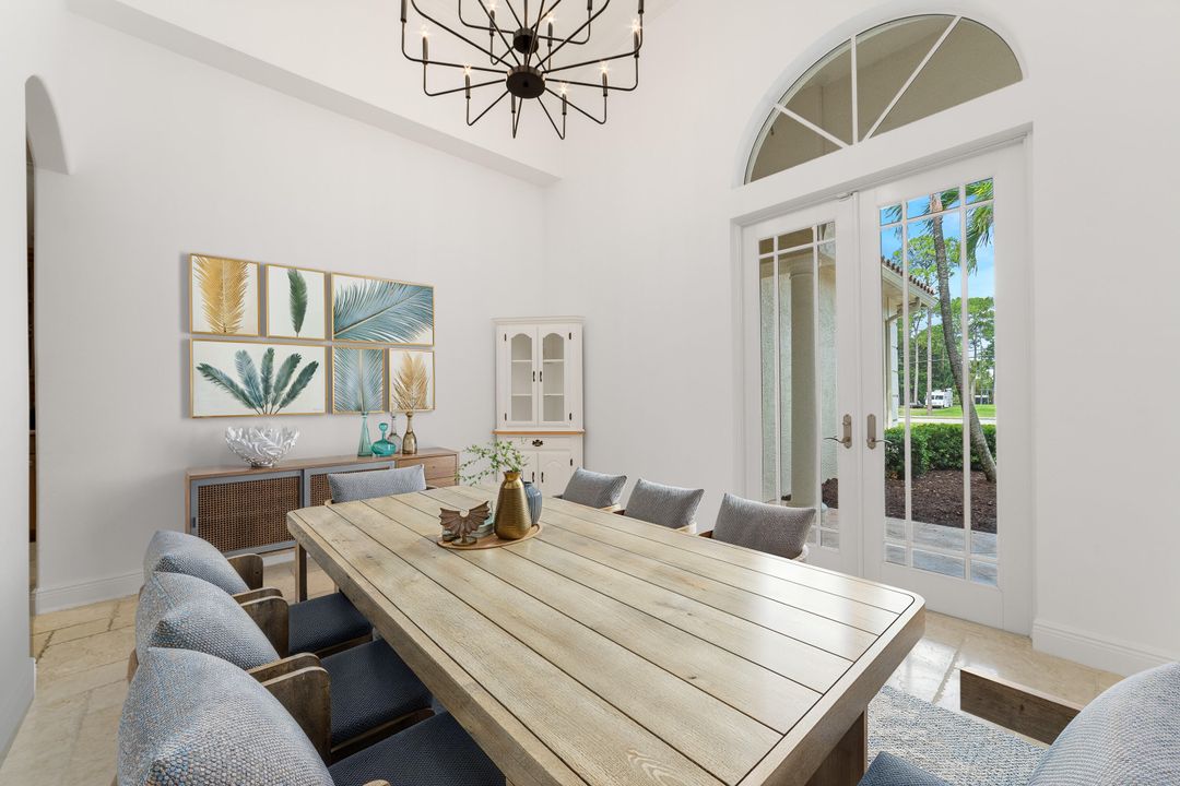 Под контрактом: $1,350,000 (5 спален, 6 ванн, 4095 Квадратных фут)