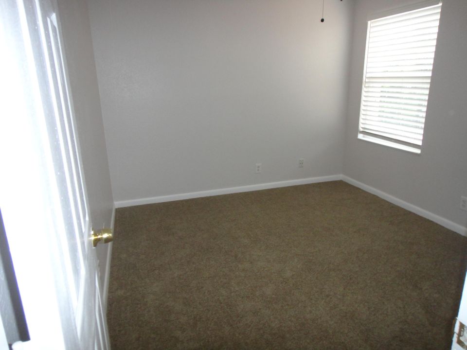 For Rent: $3,800 (4 beds, 2 baths, 2237 Square Feet)