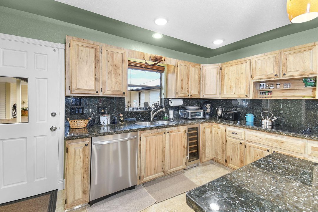 待售: $819,000 (4 贝兹, 4 浴室, 2660 平方英尺)