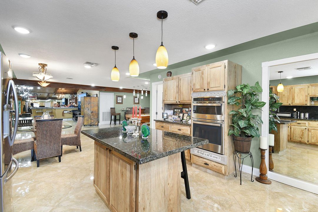 待售: $819,000 (4 贝兹, 4 浴室, 2660 平方英尺)