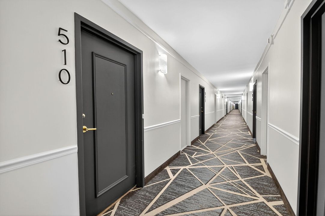 Active With Contract: $600,000 (2 beds, 2 baths, 1292 Square Feet)