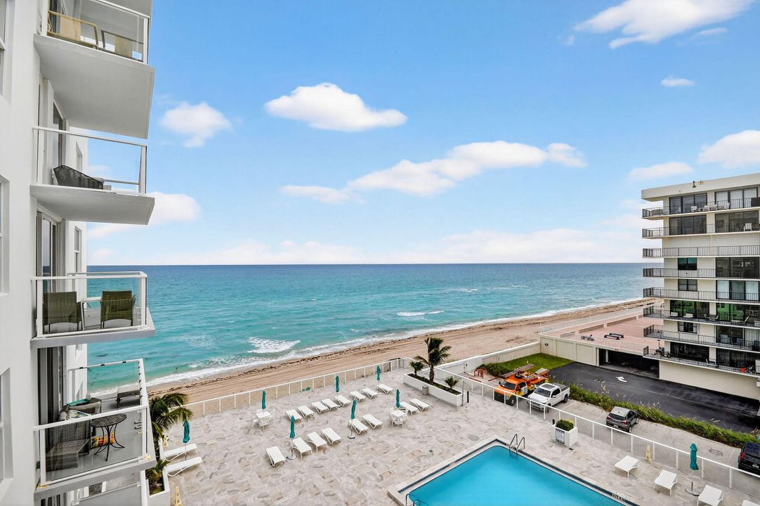 Active With Contract: $600,000 (2 beds, 2 baths, 1292 Square Feet)