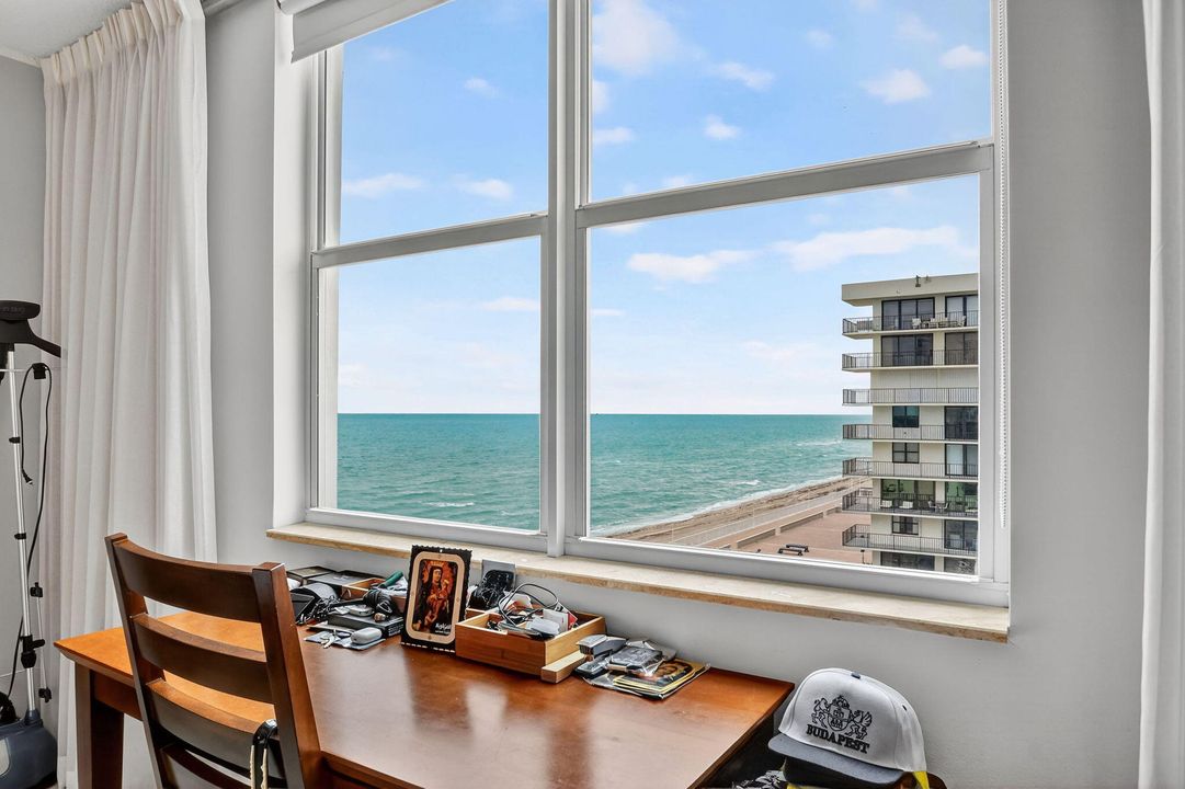 Active With Contract: $600,000 (2 beds, 2 baths, 1292 Square Feet)