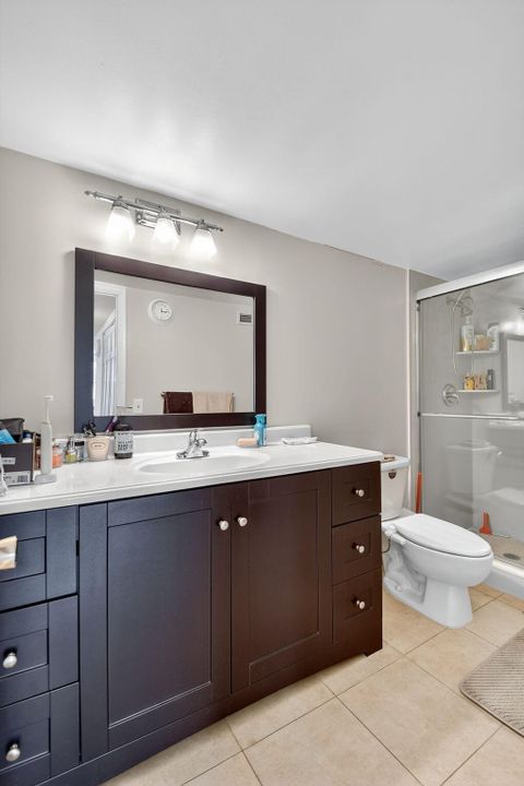 Active With Contract: $600,000 (2 beds, 2 baths, 1292 Square Feet)