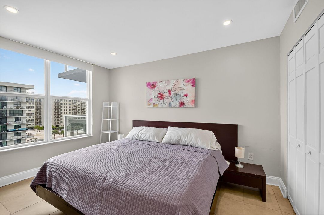 Active With Contract: $600,000 (2 beds, 2 baths, 1292 Square Feet)