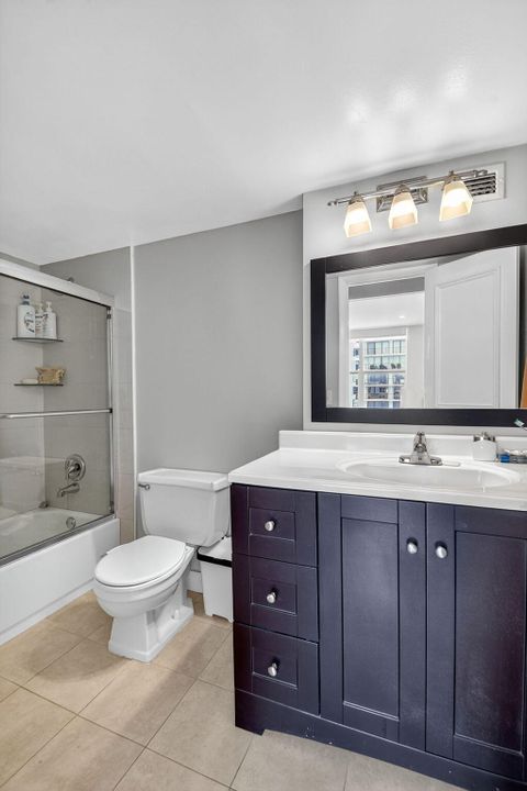 Active With Contract: $600,000 (2 beds, 2 baths, 1292 Square Feet)