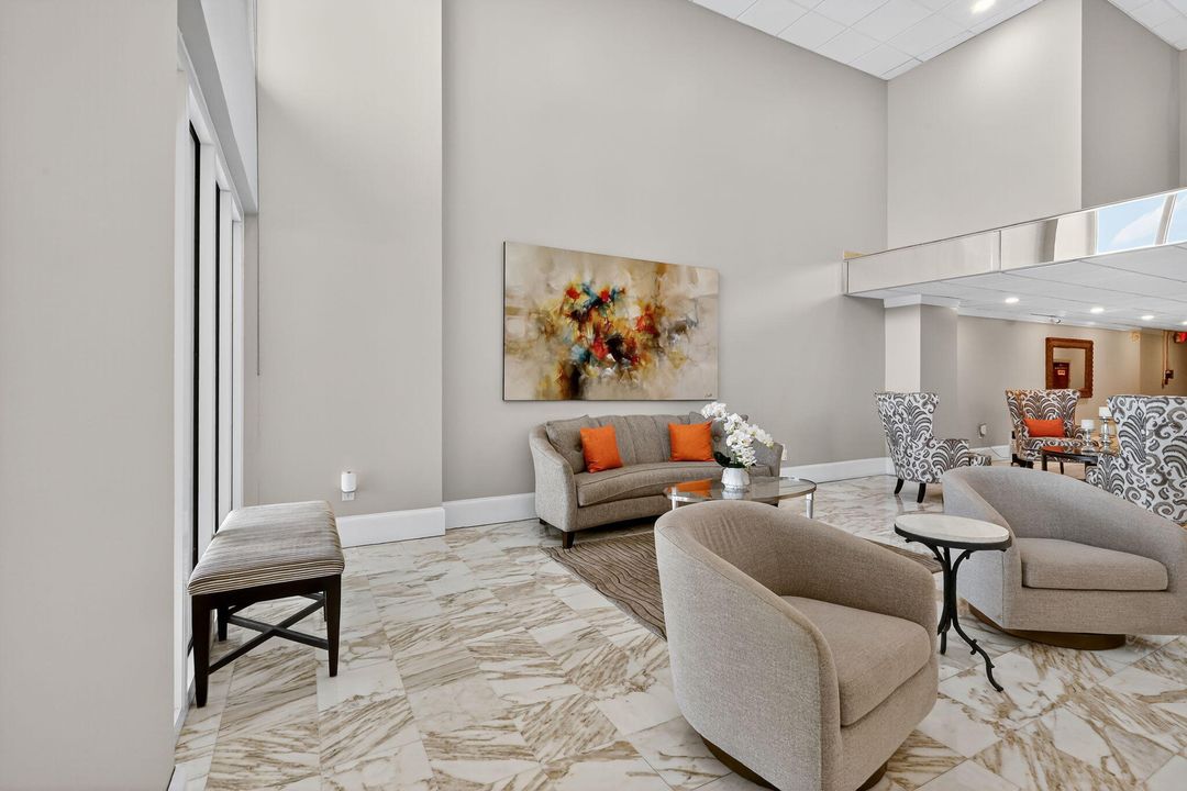 Active With Contract: $600,000 (2 beds, 2 baths, 1292 Square Feet)