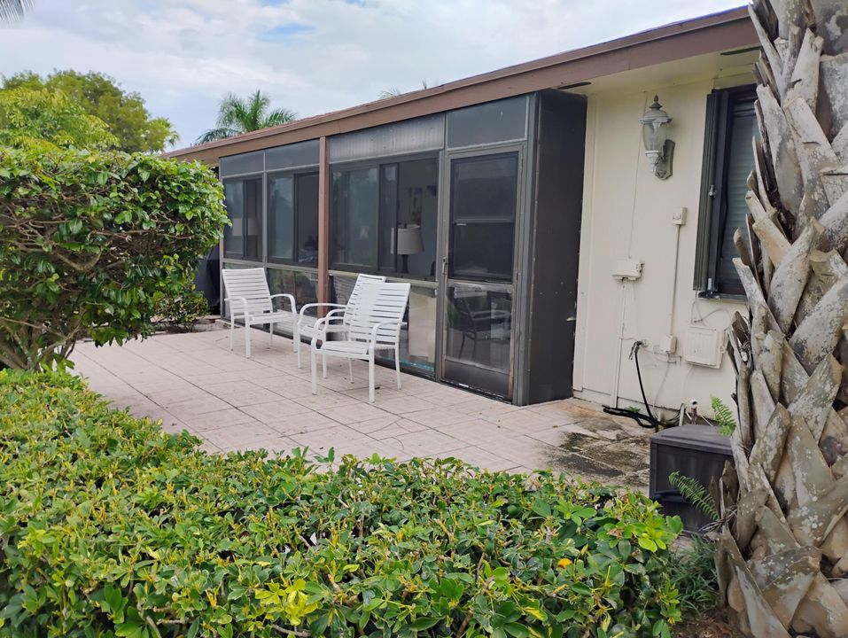 For Rent: $2,700 (2 beds, 2 baths, 1154 Square Feet)